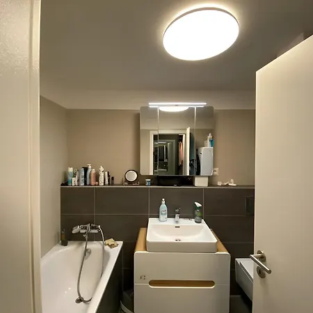 New, Free Parking, Big Balcony Premiere *