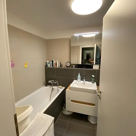 New, Free Parking, Big Balcony Premiere Apartment